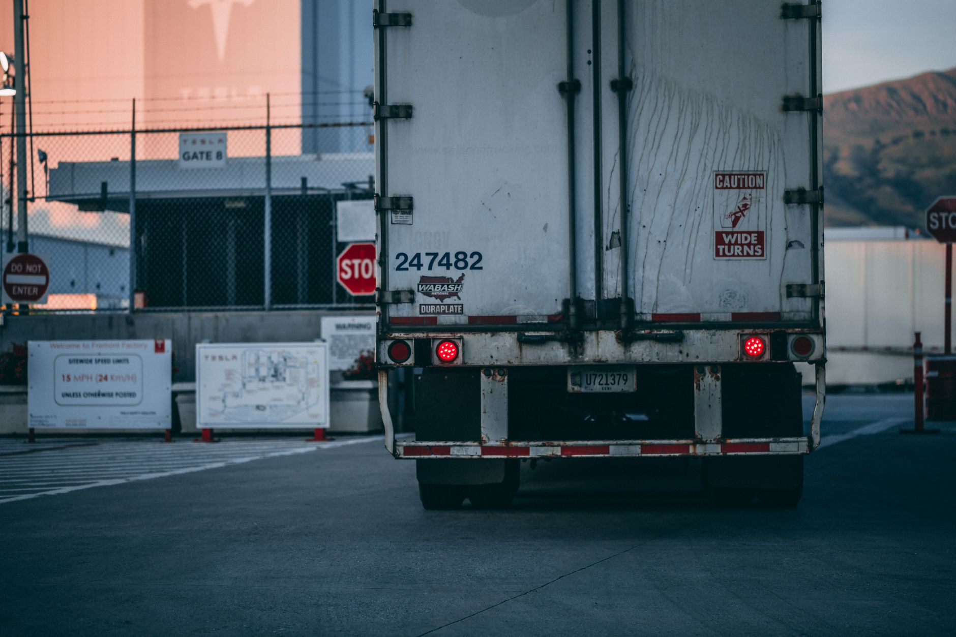 Understanding the Advantages of Air Suspension Systems for Trailers