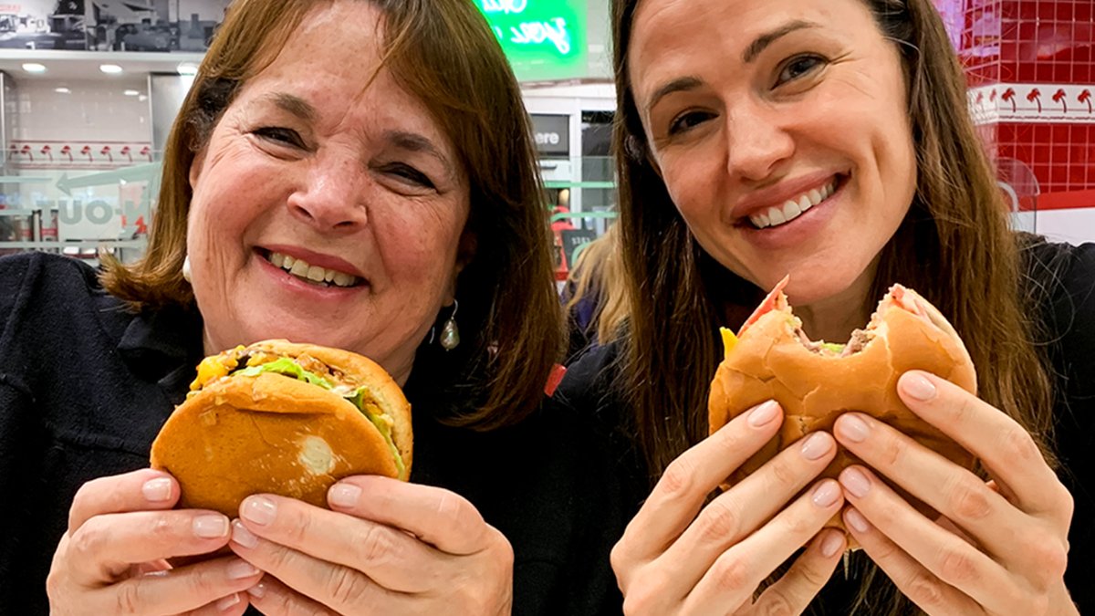 Ina and Jennifer Garner Love Simple In-N-Out Burgers Ina and Jennifer Garner Love Simple In-N-Out Burgers - simple in-n-out burgers