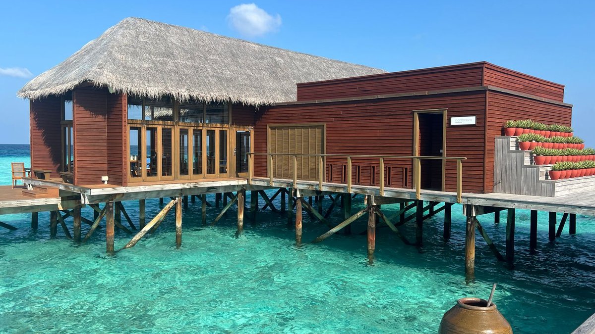 Luxury Maldives Resort Tells a Story - luxury maldives