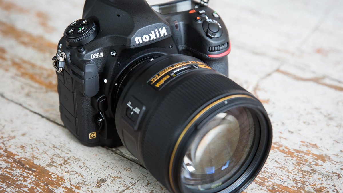 Top-rated full-frame DSLR earns rare praise Top-rated full-frame DSLR earns rare praise - full-frame dslr