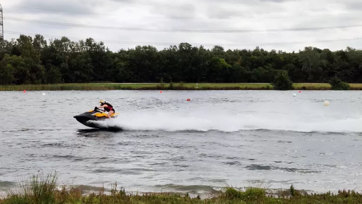 5 Tips For Better Water Sports Photography - water sports photography