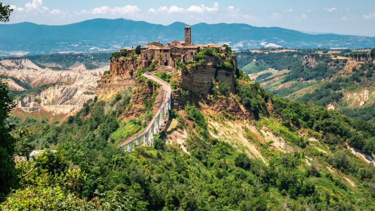 Foreign buyers revive Italy’s abandoned hilltop towns