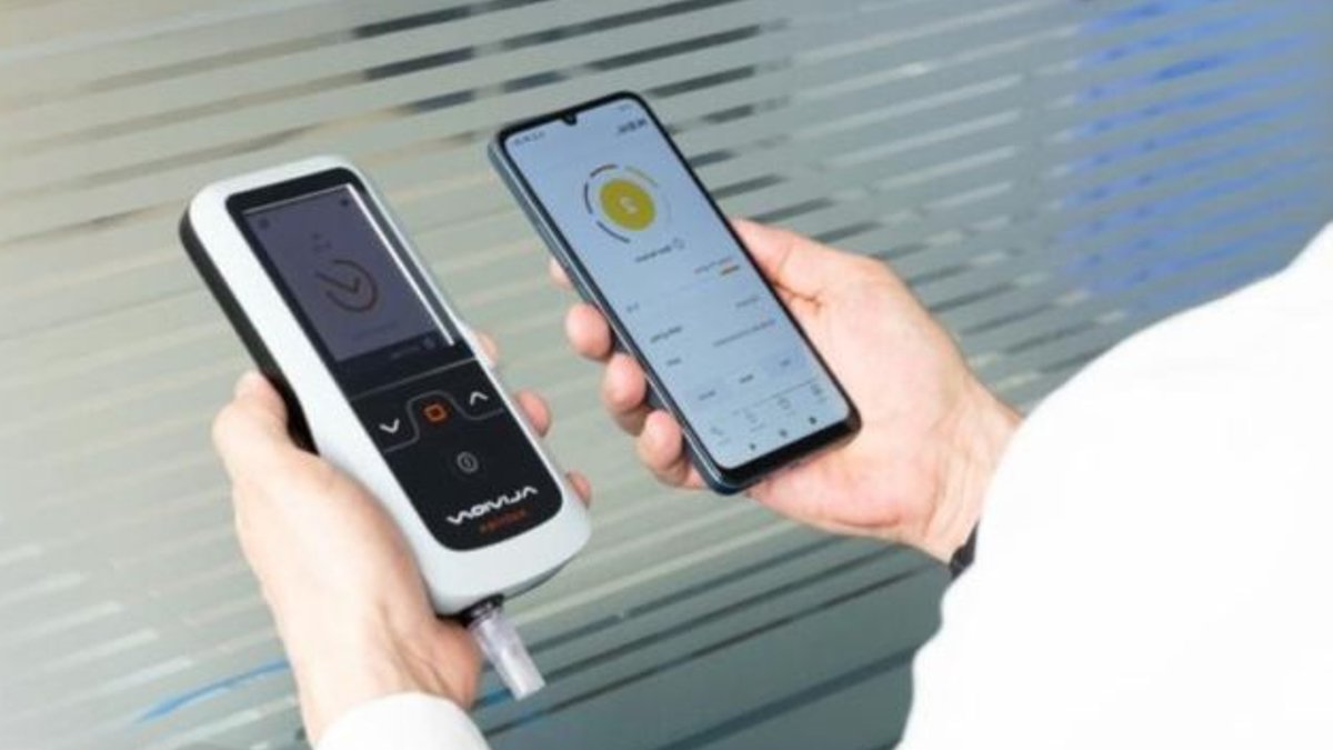 Smartphone breathalyzer for acetone detection in development - smartphone breathalyzer