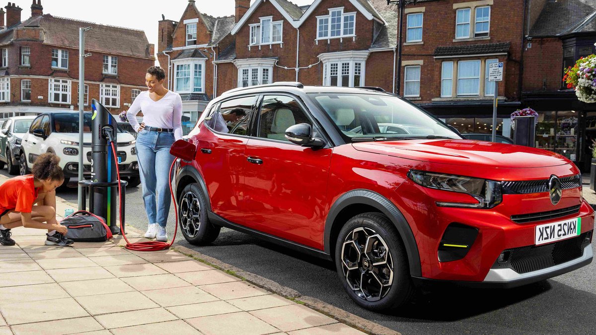 Parents spend three days a year on school run Parents spend three days a year on school run - school run driving