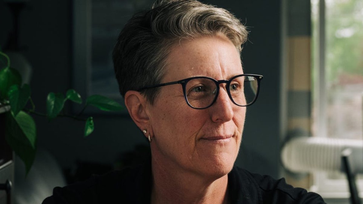 56‑Year‑Old Struggles to Secure Entry‑Level Interviews