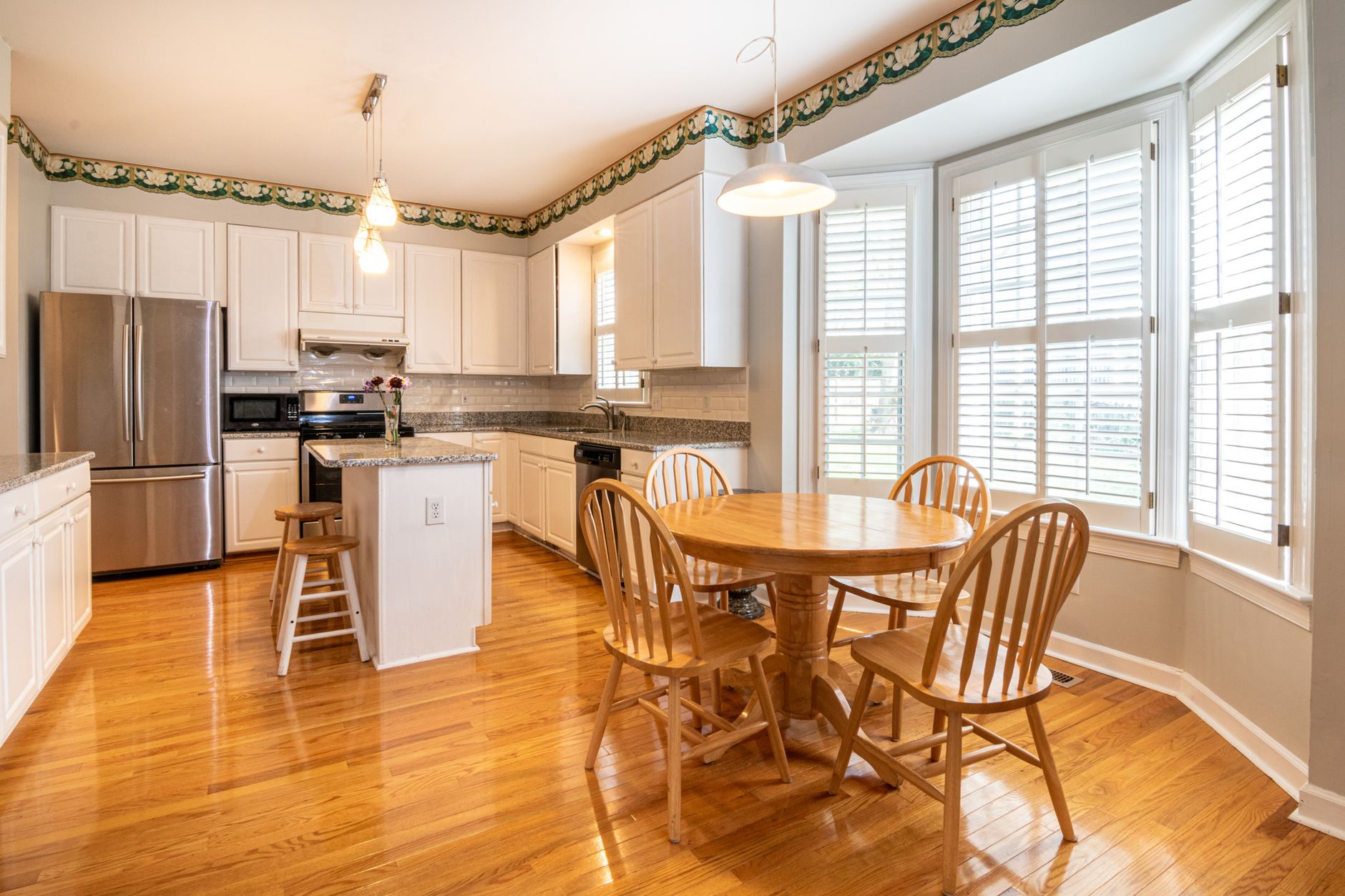 10 Tips to Choose the Right Bay Window Size for Your Home