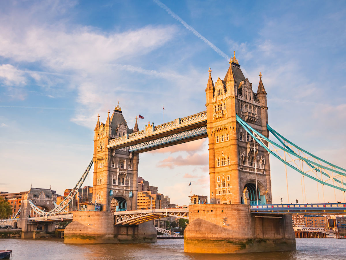 How the UK Convinces Visitors to Move Their Full-Time