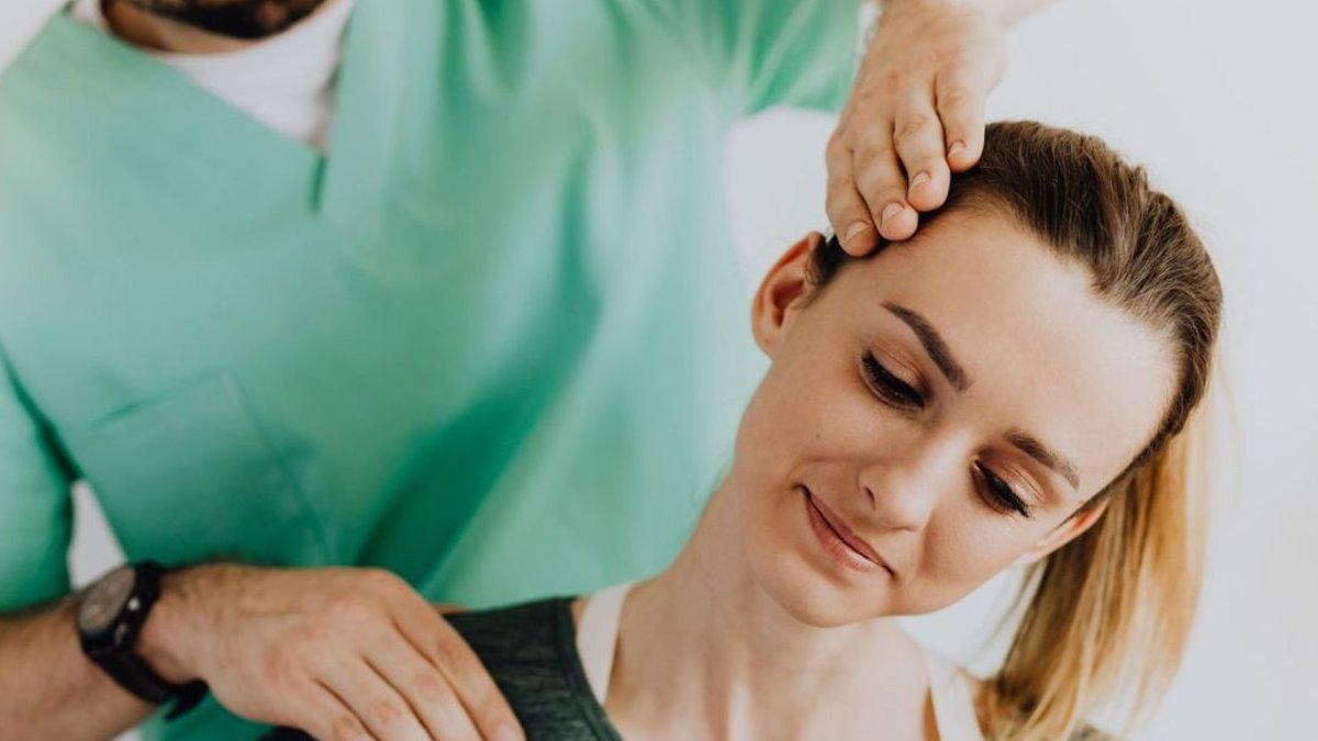 Poor Posture Causes Chronic Neck and Back Pain - poor posture