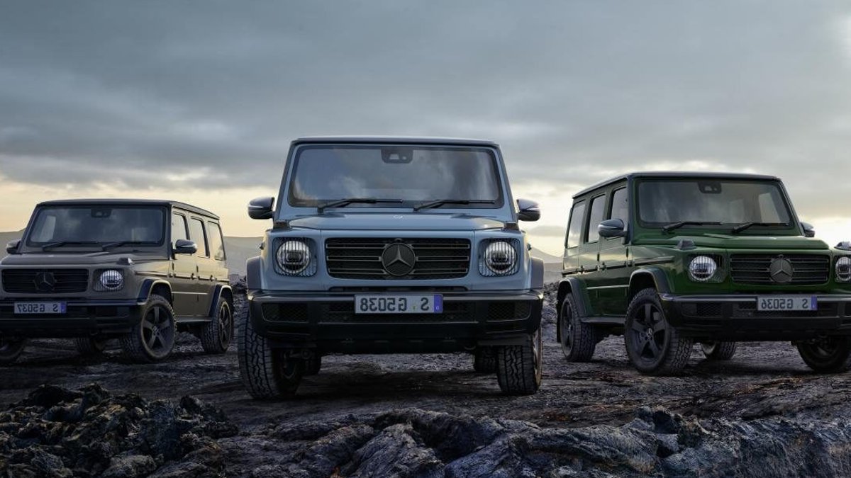 Mercedes considers armrests for Class G model - mercedes class
