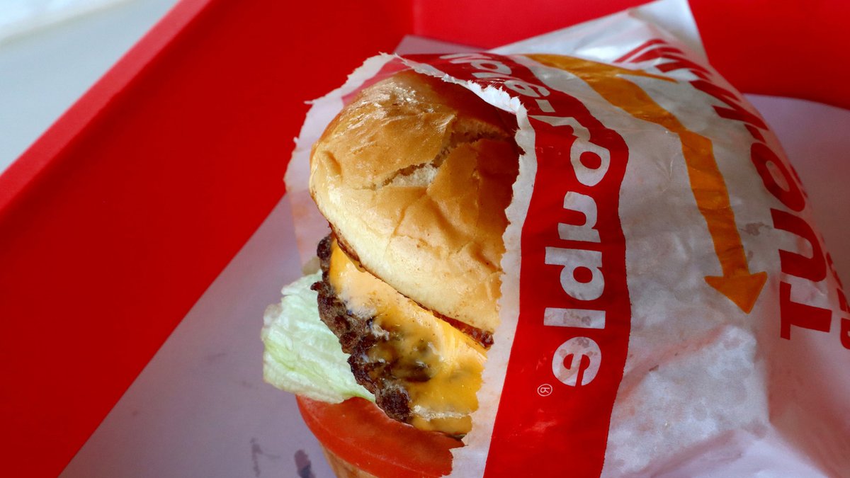 In-N-Out tweaks classic burger formula In-N-Out tweaks classic burger formula - sesame free buns
