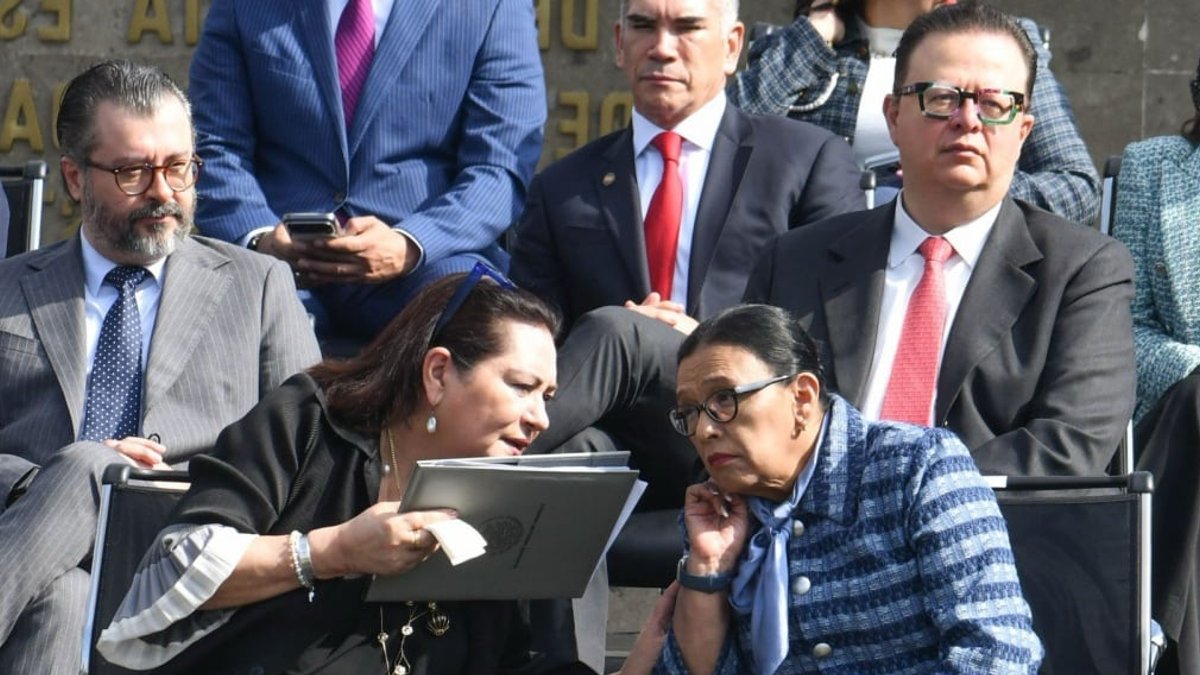Monreal defends Rosa Icela's INE ceremony presence Monreal defends Rosa Icela's INE ceremony presence - rosa icela ine