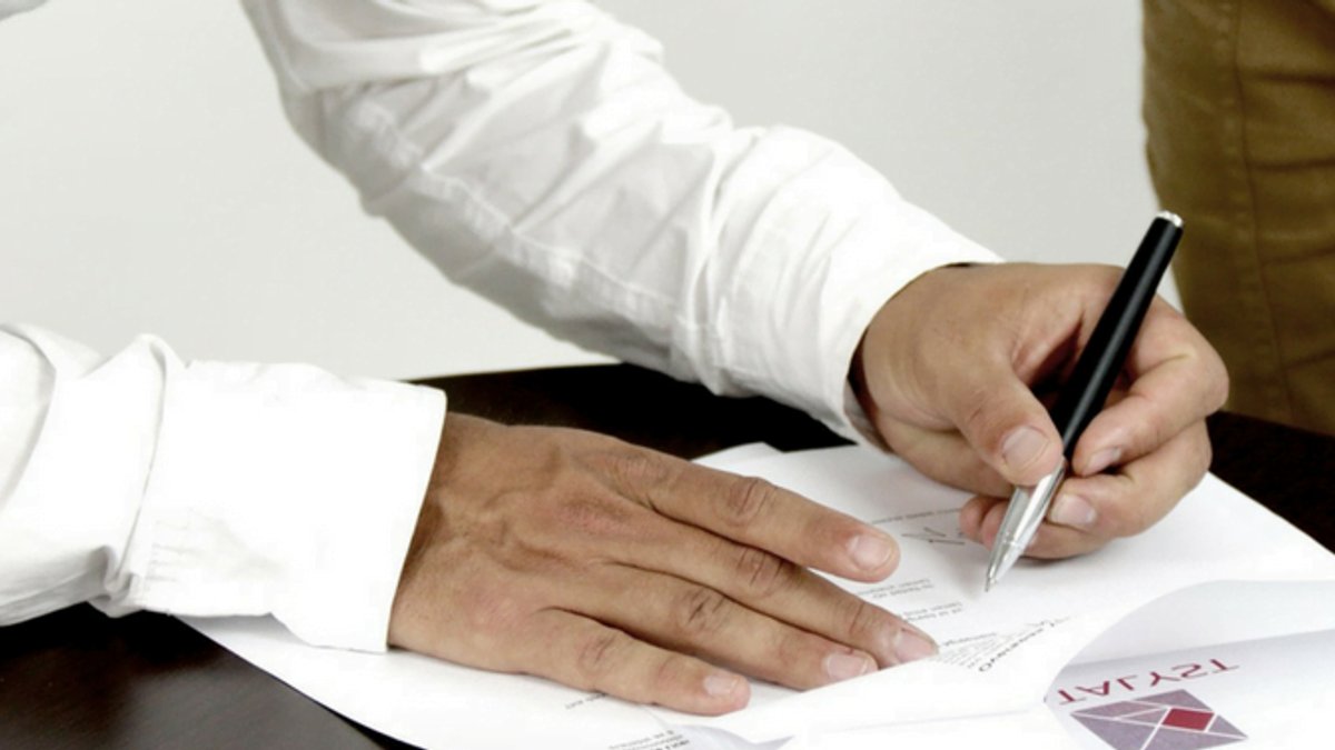 Court orders registrar to record unregistered admin sale - admin sale registration