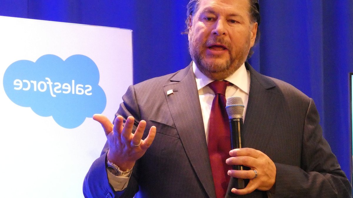Salesforce launches AI model, urges safety standards - salesforce ai model