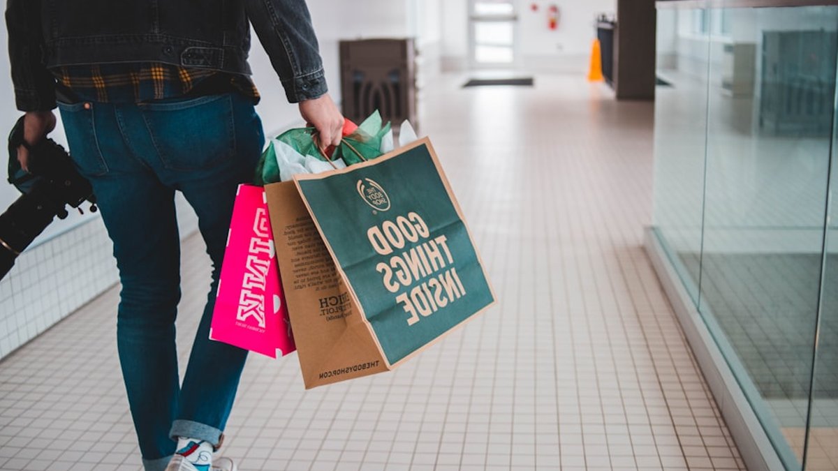 Australians Keep Buying Beauty Products Despite Prices - beauty products