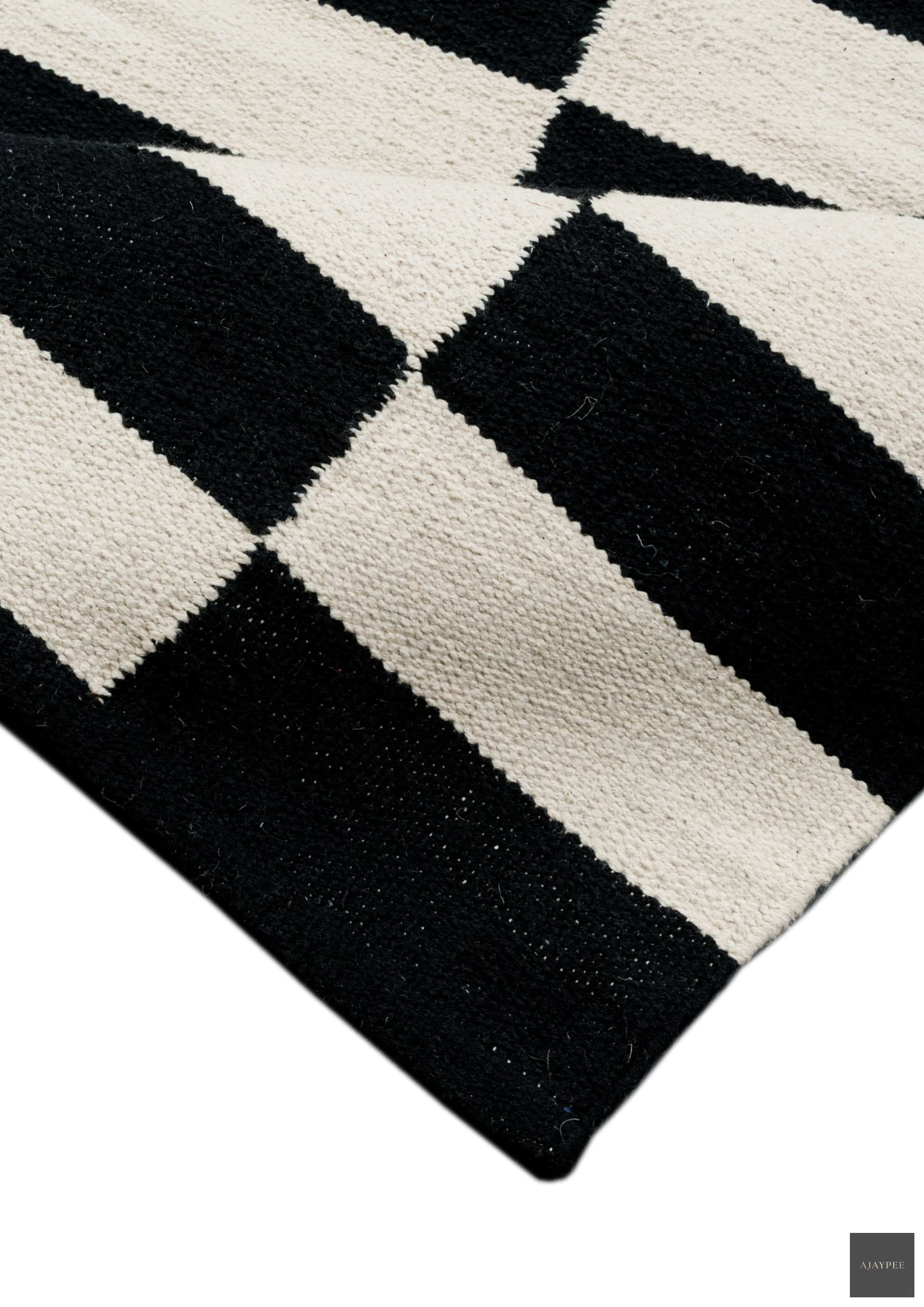 Cotton HandWoven Rug: Chess - Cotton - Hand Woven - Ajaypee Carpets (Detail)