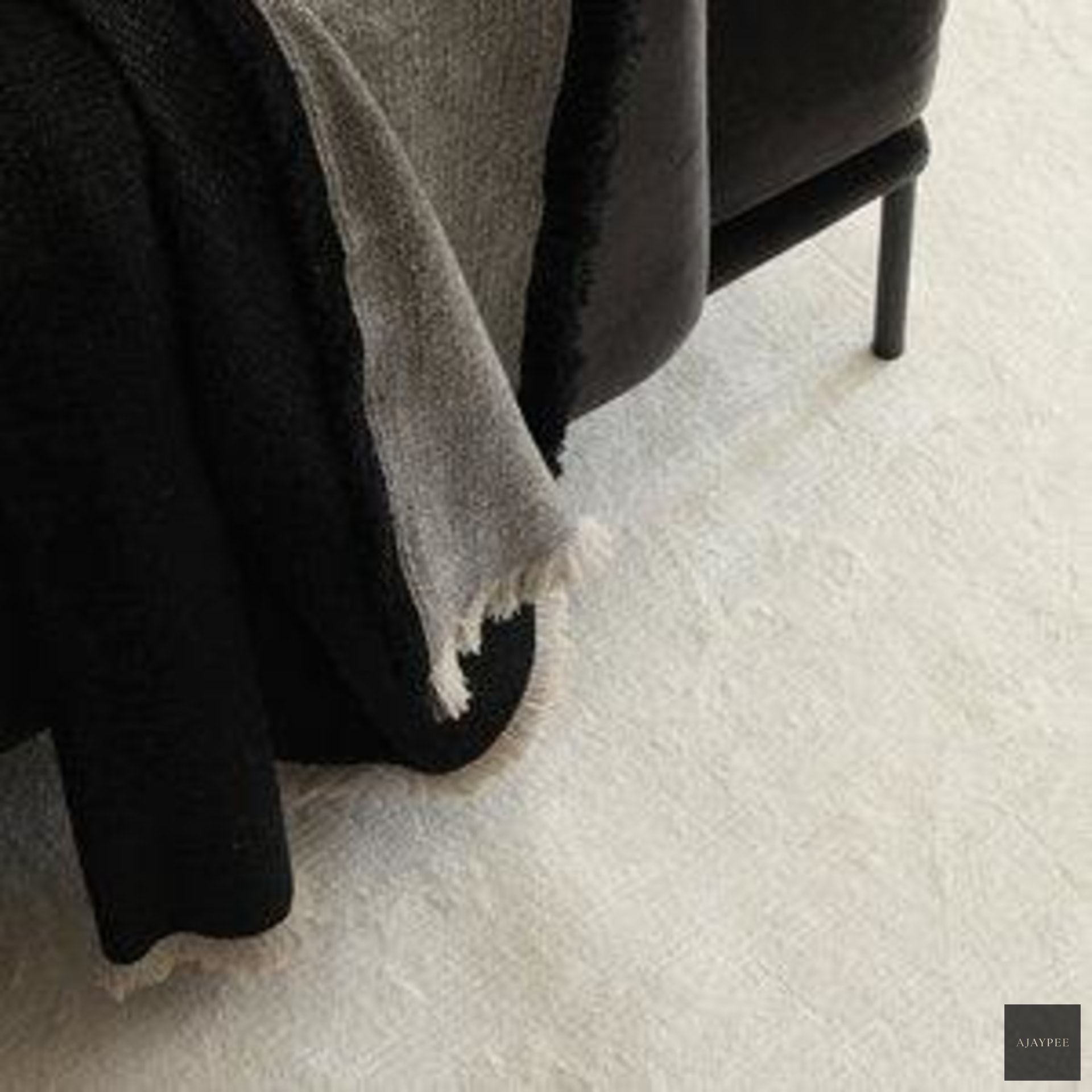 Viscose HandKnotted Carpet_ Pile White - Cotton - Hand Knotted - Ajaypee Carpets (Detail)