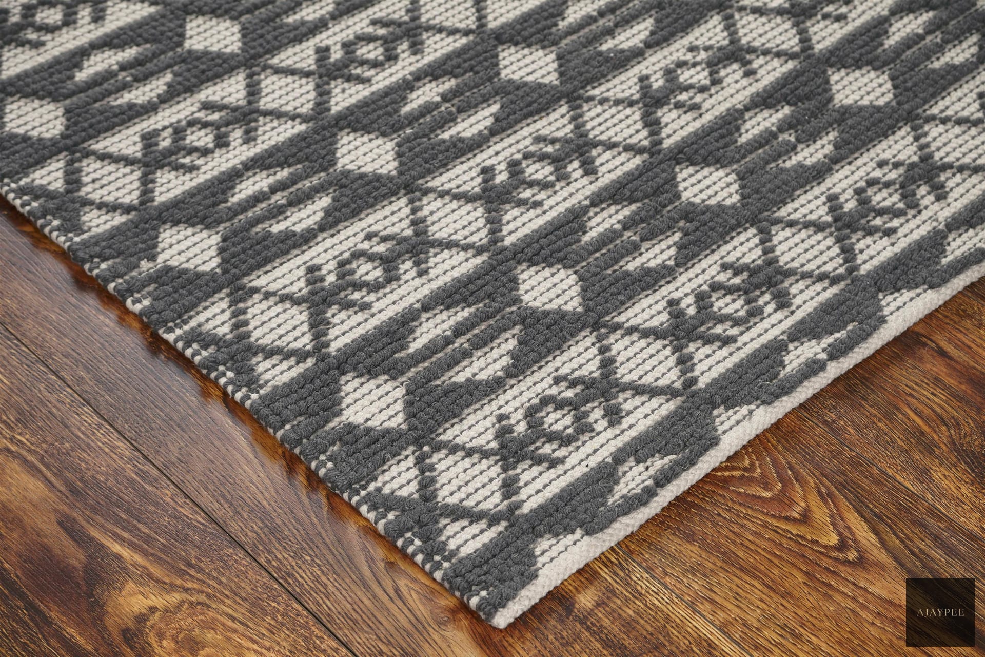 Woolen Handwoven Rug_Hugo - Cotton - Dhurrie - Ajaypee Carpets (Detail)