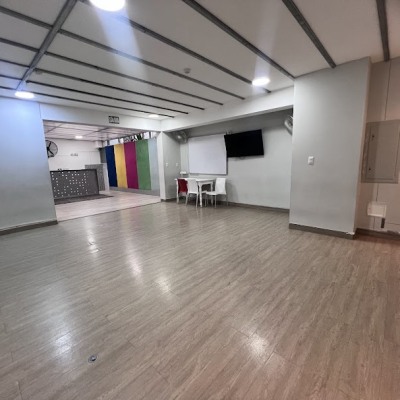 Salón multicolor academia: amplios y listos para tus talleres - Imagen 4
