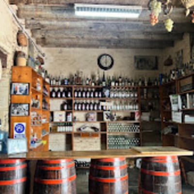 Bodega Vinícola Histórica y Oculta en Surco - Imagen 4