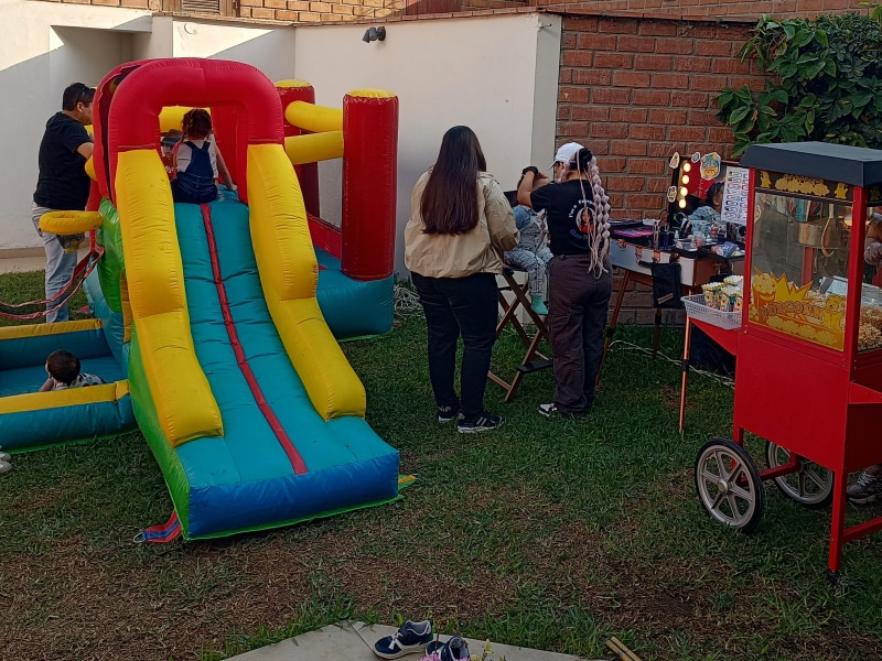 Casa con jardín para eventos inolvidables en San Borja - Imagen 9 de 10