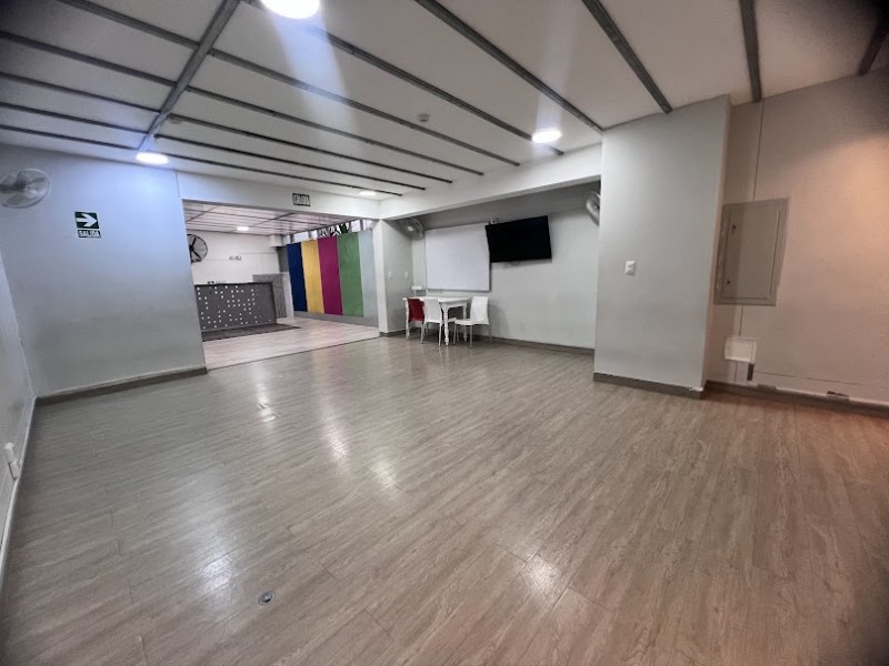 Salón multicolor academia: amplios y listos para tus talleres - Imagen 4 de 5
