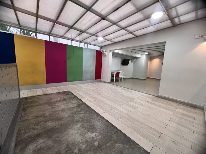 Salón multicolor academia: amplios y listos para tus talleres - Imagen 5 de 5