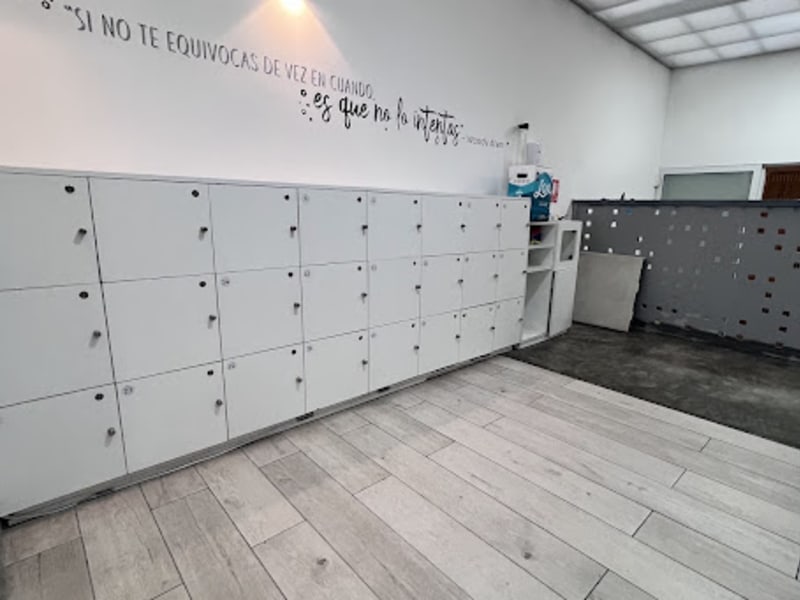 Salón multicolor academia: amplios y listos para tus talleres - Imagen 3 de 5