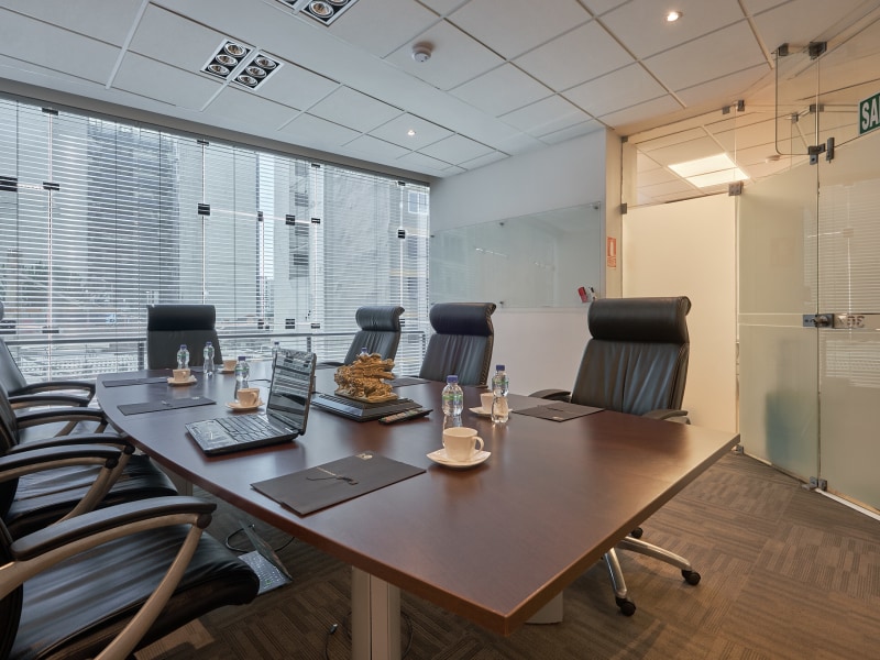Sala ejecutiva para reuniones estratégicas en Miraflores - Imagen 4 de 5