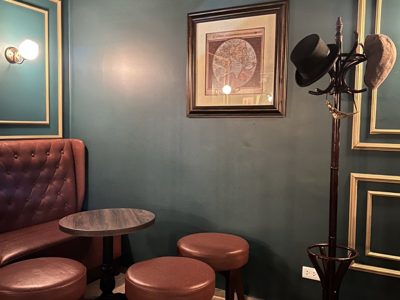 Bar estilo inglés de los años 30 en el centro de Miraflores  - Imagen 4 de 6
