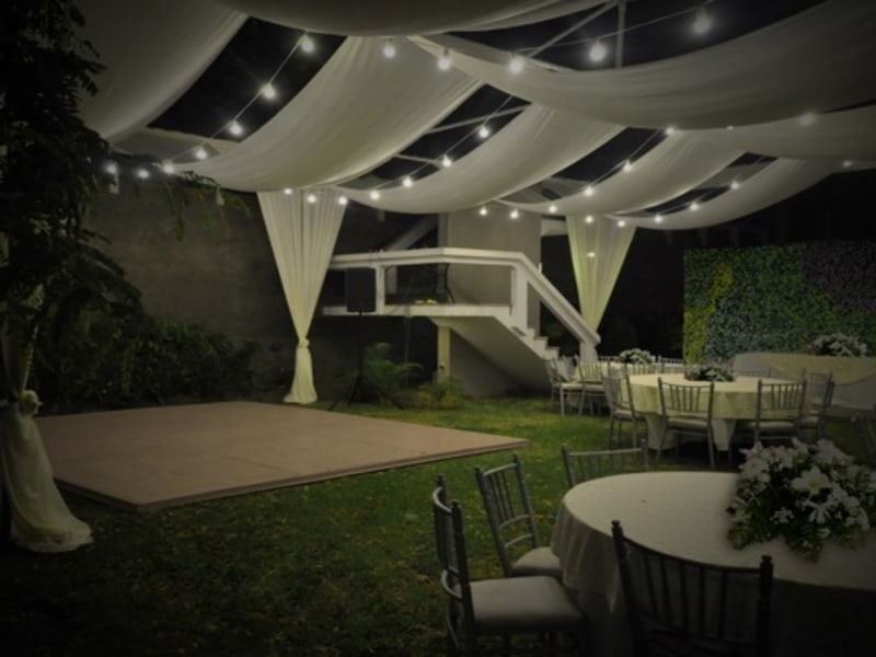 Casa elegante entre jardines y líneas modernas en La Molina - Imagen 4 de 7