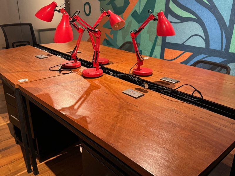 Sala Colibrí: Espacio creativo con estética vibrante en Miraflores - Imagen 3 de 3