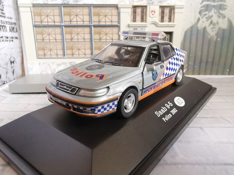 Subaru Saab 9-5 1/43 diecast Regional Police — Victoria Police Australia