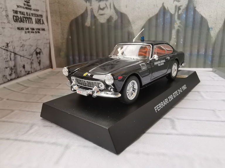 Ferrari Ferrari 250 GTE 2+2 1/43 diecast Police — Polizia di Stato Italy