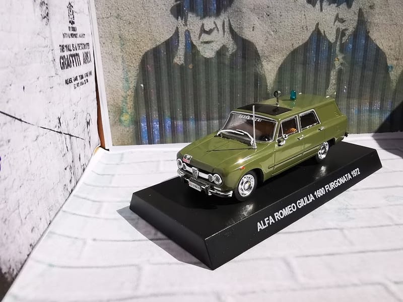 Alfa Romeo ALFA ROMEO GIULIA 1600 FURGONATA 1/43 diecast Gendarmerie — Carabinieri Italy