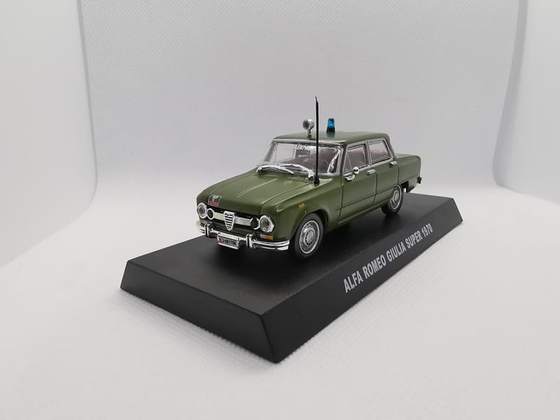 Alfa Romeo Alfa Romeo Giulia Super 1/43 diecast Gendarmerie — Carabinieri Italy