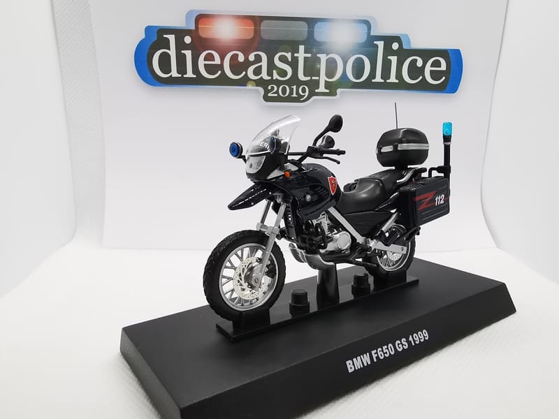 BMW BMW F650 GS 1/24 diecast Gendarmerie — Carabinieri Italy