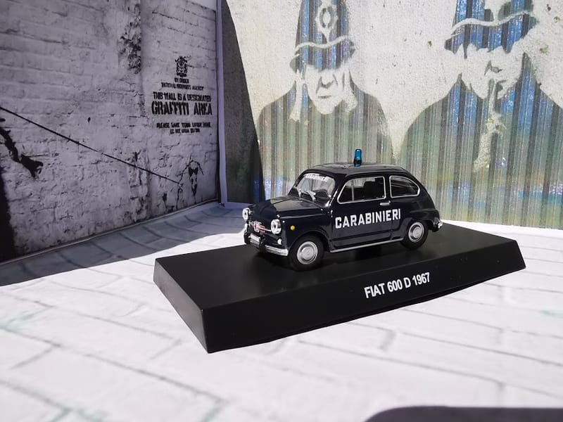 Fiat Fiat 600 D 1/43 diecast Gendarmerie — Carabinieri Italy