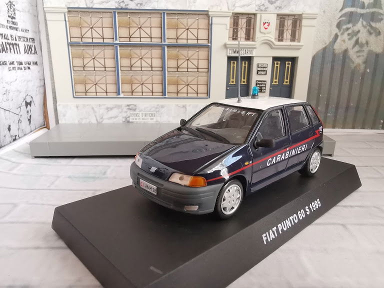 Fiat Fiat Punto 60s 1/43 diecast Gendarmerie — Carabinieri Italy