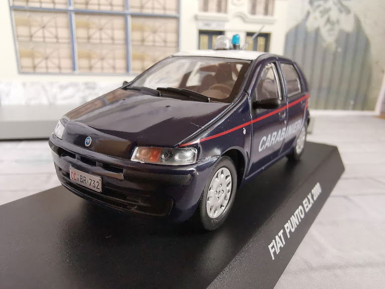Fiat Fiat Punto ELX 1/43 diecast Gendarmerie — Carabinieri Italy
