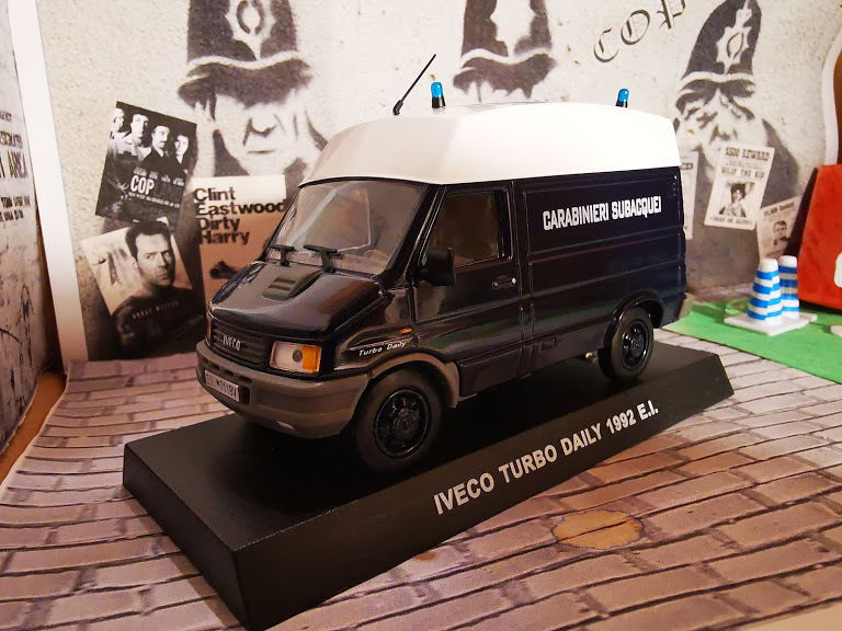 Iveco Iveco Turbo Daily EI 1/43 diecast Gendarmerie — Carabinieri Italy