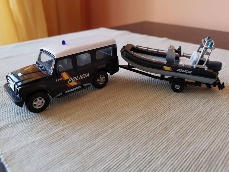 Iveco Iveco Massif 1/43 diecast Police — Policía Nacional Spain
