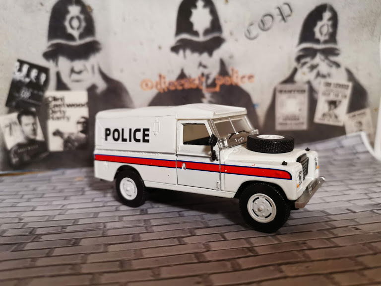 Land Rover Land Rover Series 3 109 1/43 diecast Regional Police — Metropolitan Police United Kingdom