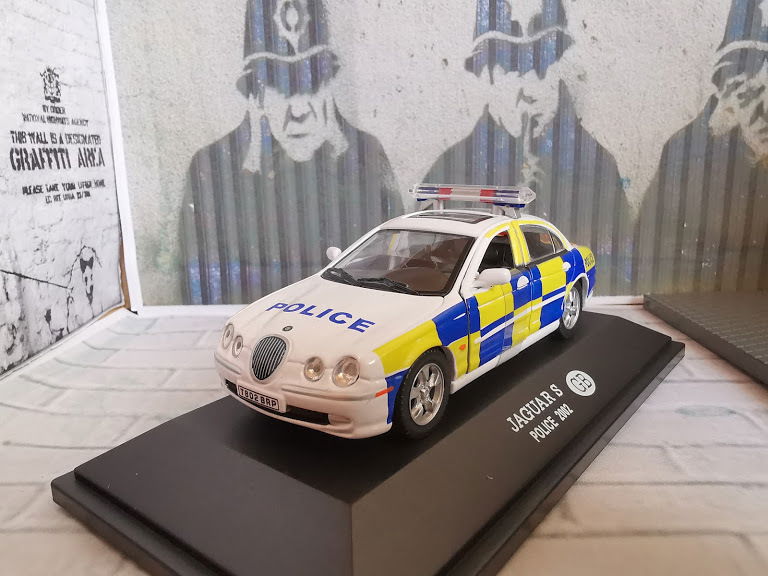 Jaguar Jaguar S 1/43 diecast Regional Police — Northamptonshire Police United Kingdom