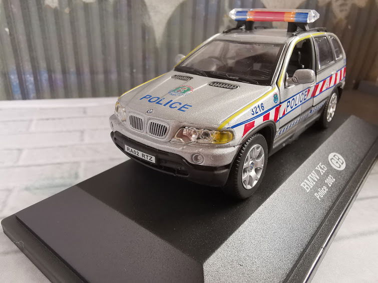 BMW BMW X5 1/43 diecast Regional Police — Hampshire and Isle of Wight Constabulary United Kingdom