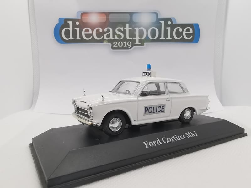Ford Ford Cortina mk1 1/43 diecast Regional Police — Surrey Police United Kingdom