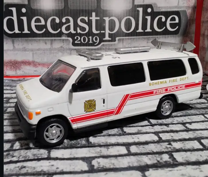 Ford Ford E-350 Fourgon 1/43 diecast Fire — Bohemia Fire Department United States