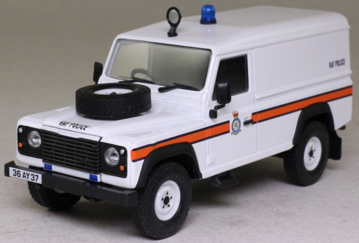 Land Rover Land Rover Defender 110 1/43 diecast Military Police — RAF Police United Kingdom