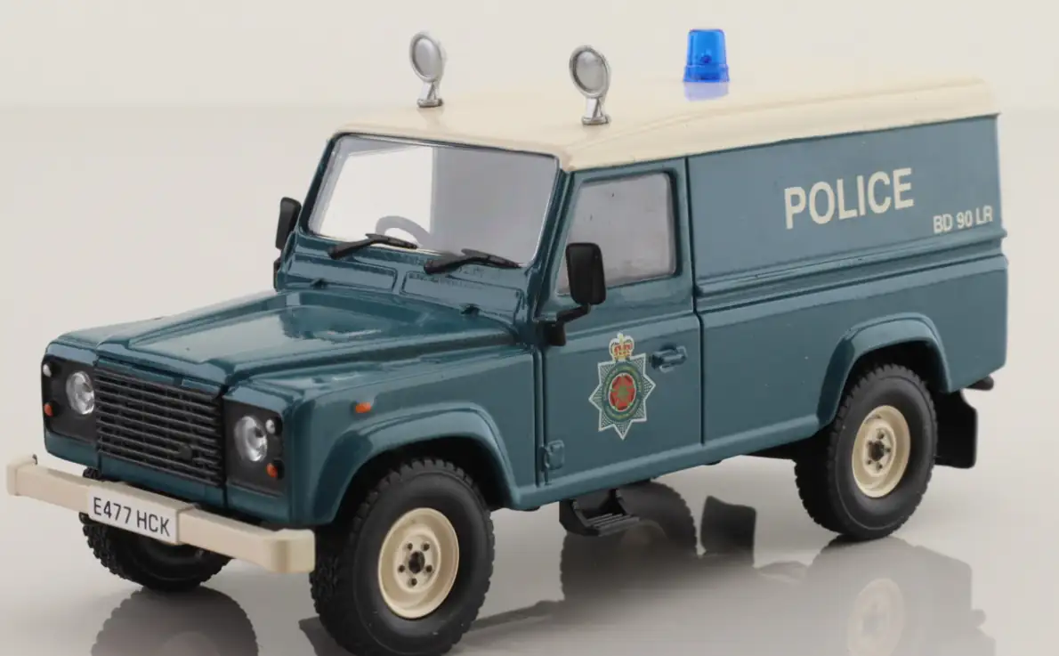 Land Rover Land Rover Defender 110 1/43 diecast Regional Police — Lancashire Constabulary United Kingdom