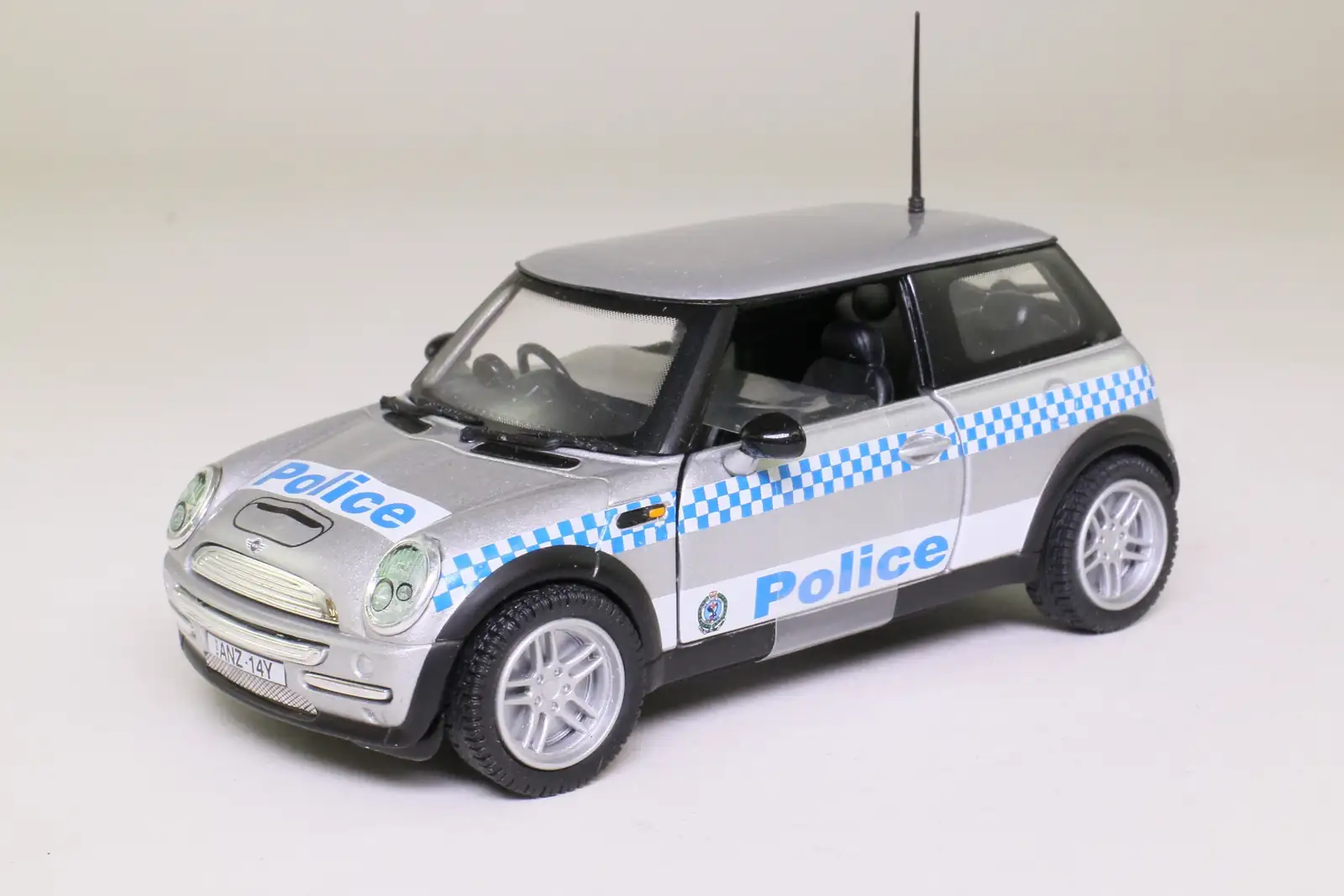 Mini Mini Cooper 1/32 diecast Regional Police — New South Wales Police Force Australia