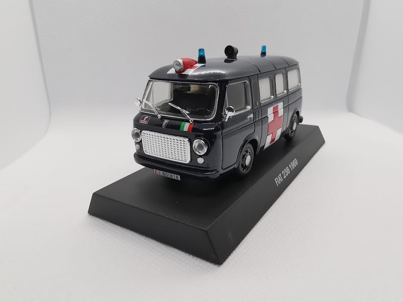 Fiat Fiat 238 1/43 diecast Gendarmerie — Carabinieri Italy